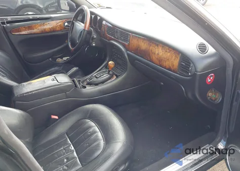 1999 Jaguar Xj8 L z USA, uszkodzony, nr VIN SAJHX6043XC856732